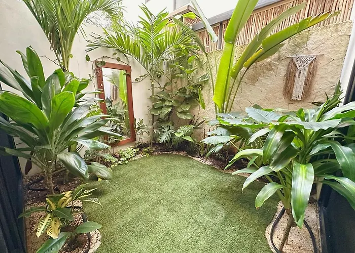 New Jungle Retreat 1br2ba Garden Private Pool Apartment *